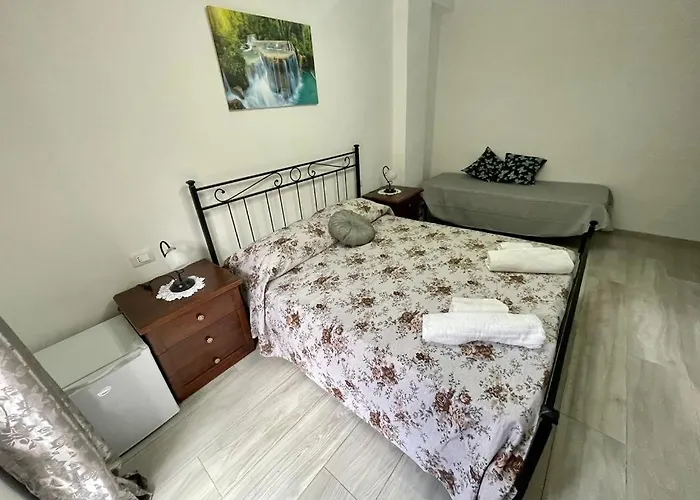 Donnabella House בית הארחה