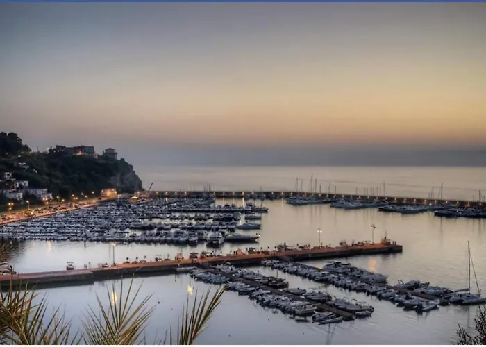 Donnabella House בית הארחה אגרופולי