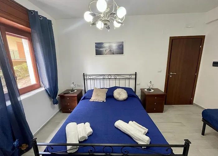 Donnabella House אגרופולי