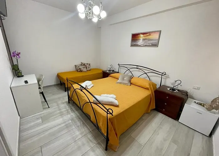 Donnabella House בית הארחה אגרופולי